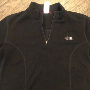 Woman’s XL Northface Pullover